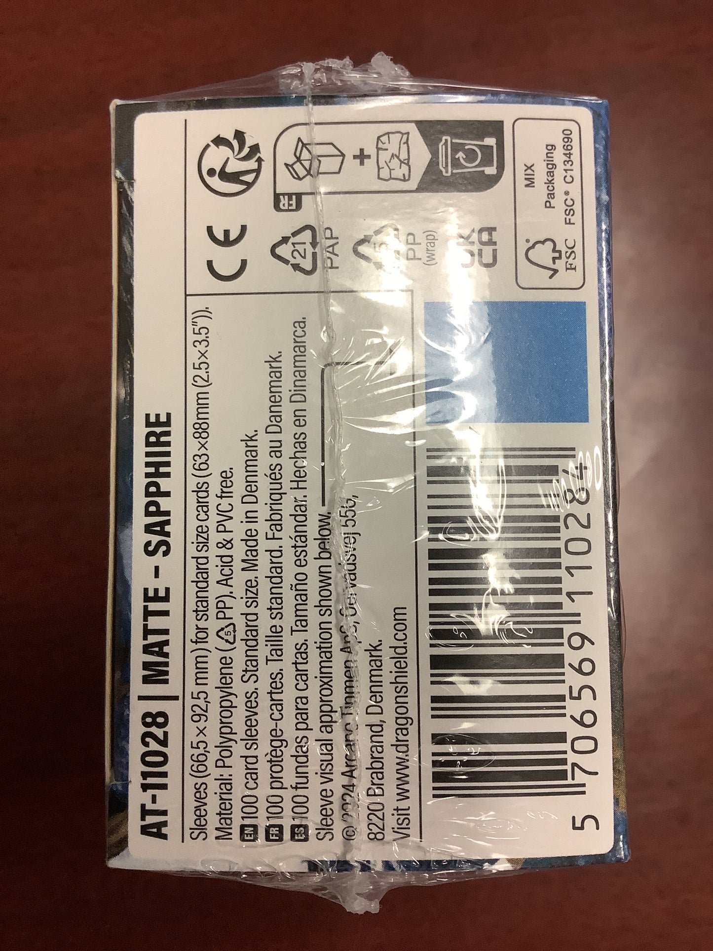 Dragon Shield - Sapphire 100 matte sleeves